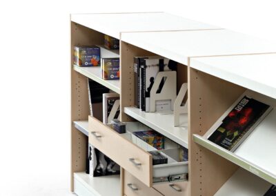 Mobiliario bajo de biblioteca